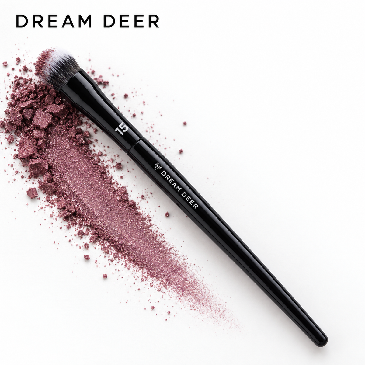 Dream Deer Small Eyeshadow Brush #15 texture and application