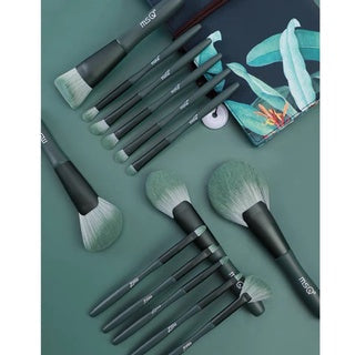 MSQ Plantain Banana Makeup Brush Set 魅丝蔻 14支芭蕉化妆刷套装全套 (14 Pcs)